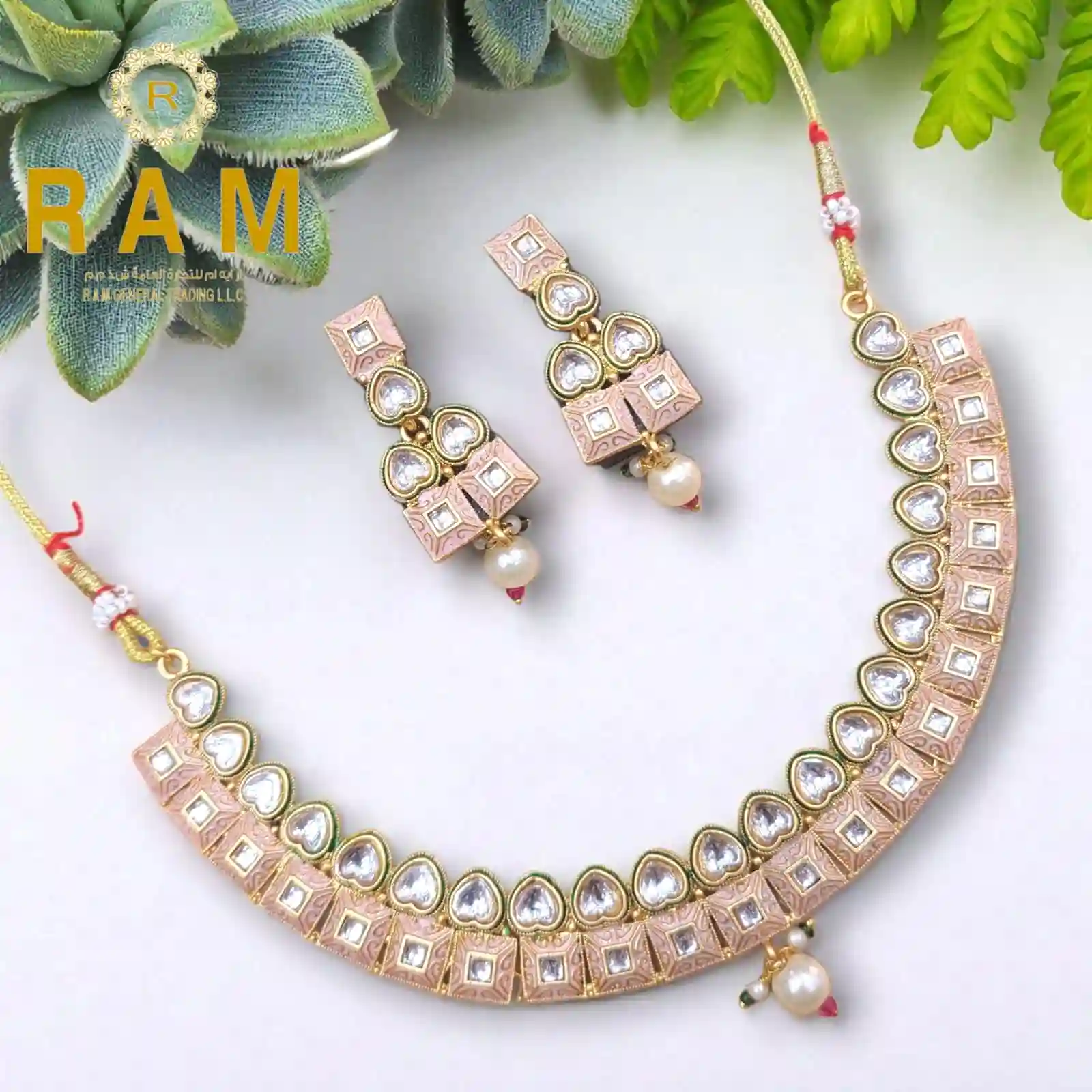 BRASS SHORT NECKLESS